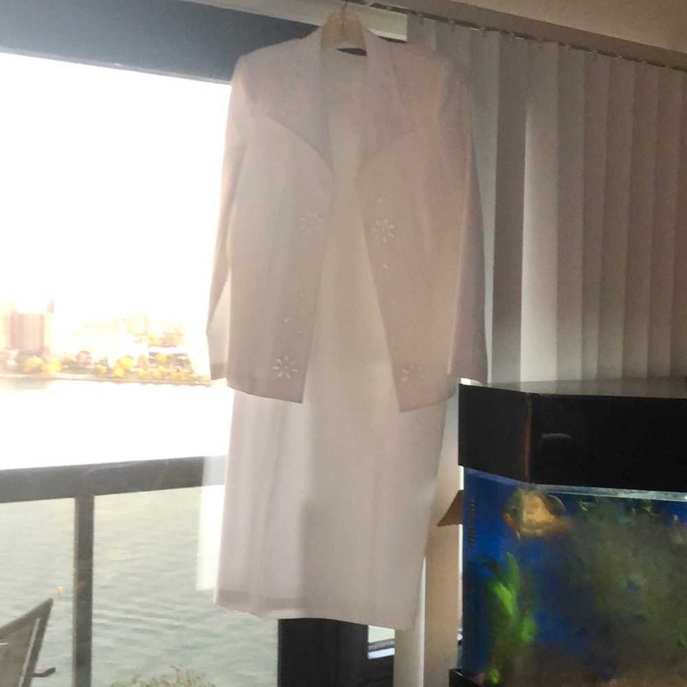 2pc Ensemble White Polyester Jacket And Dress.Siz… - image 1